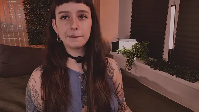 Snapshot of MichaellaMoon chatting on 02/10/26, 06:23 MichaellaMoon online show from 02/10/26, 06:23