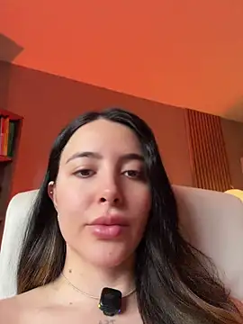 Snapshot of Alessia-miller_ chatting on 07/27/26, 10:17 Alessia-miller online show from 07/27/26, 10:17