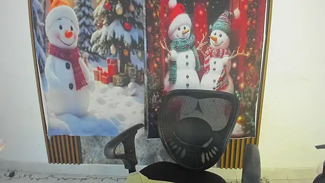 nicol jone1 online show from 12/21/25, 12:51