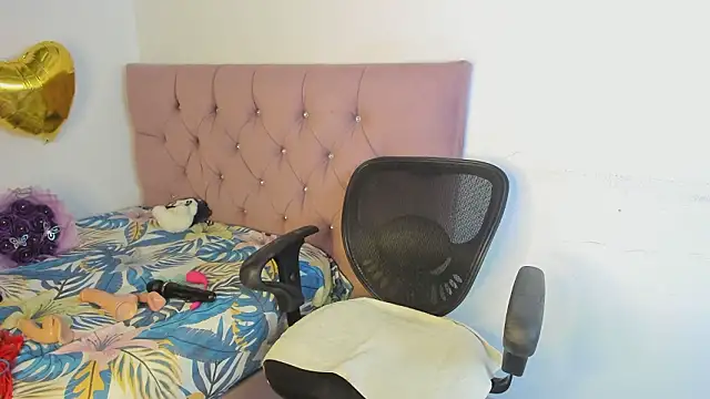 nicol jone1 online show from 03/22/26, 10:02