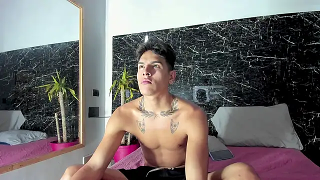 Couplehot  1 online show from 12/06/24, 03:30