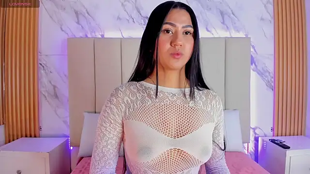 Iris Thompson  online show from 03/04/26, 03:12