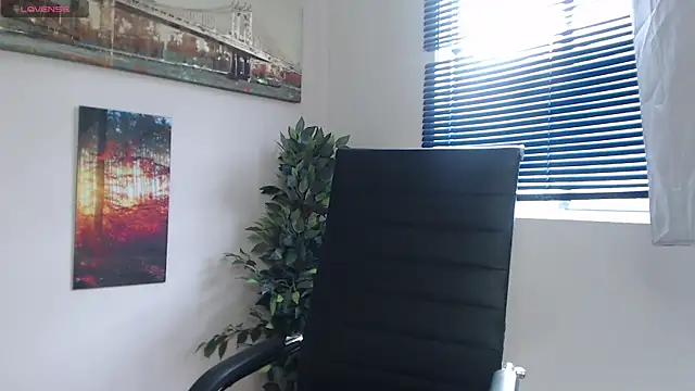 lucy diiaz online show from 12/26/24, 07:05