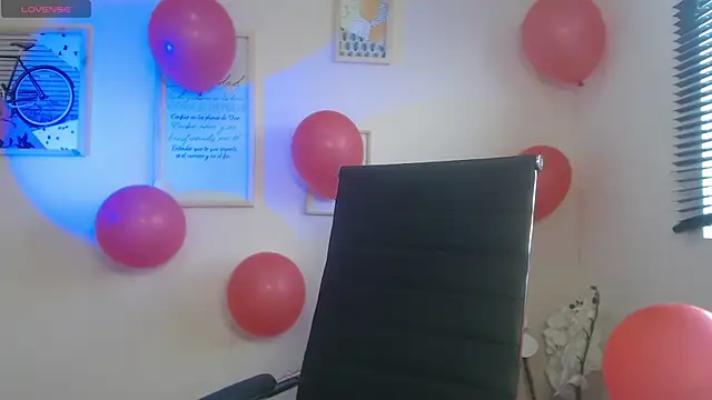 lucy diiaz online show from 02/15/25, 04:01