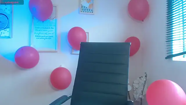 lucy diiaz online show from 02/15/25, 07:06