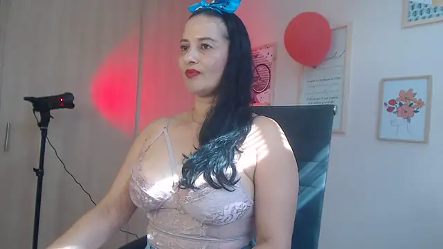 Snapshot of lucy_diiaz chatting on 02/25/25, 07:58 lucy diiaz online show from 02/25/25, 07:58