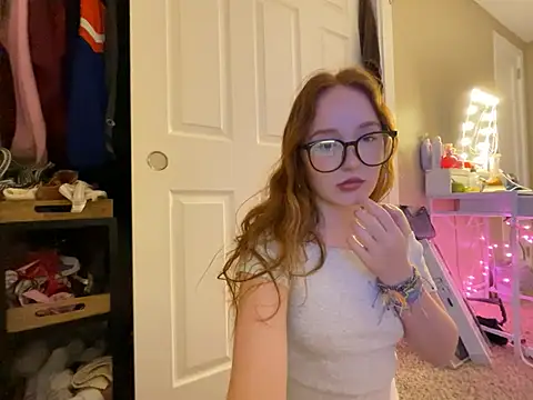 Snapshot of gingerbabe18 chatting on 02/07/25, 01:36 gingerbabe18 online show from 02/07/25, 01:36