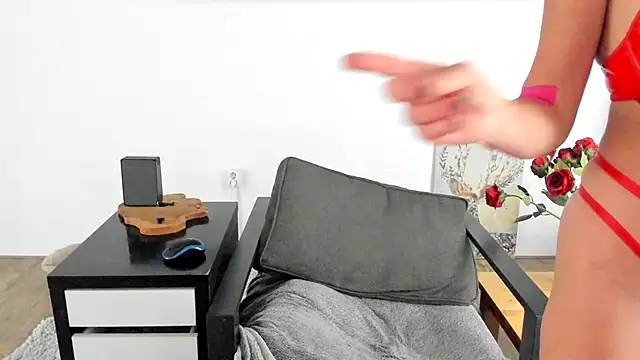 MendiPetite online show from 10/17/25, 08:22