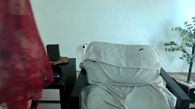 MendiPetite online show from 03/26/26, 08:20