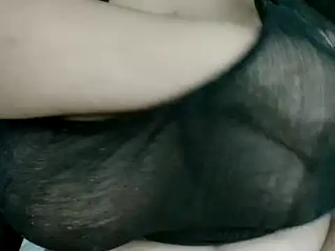 Hugetittiesxx2 online show from 02/12/25, 01:30