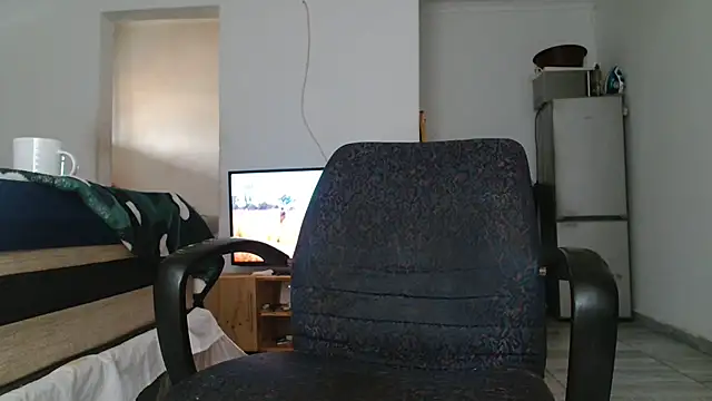 Hugetittiesxx2 online show from 10/26/25, 05:24