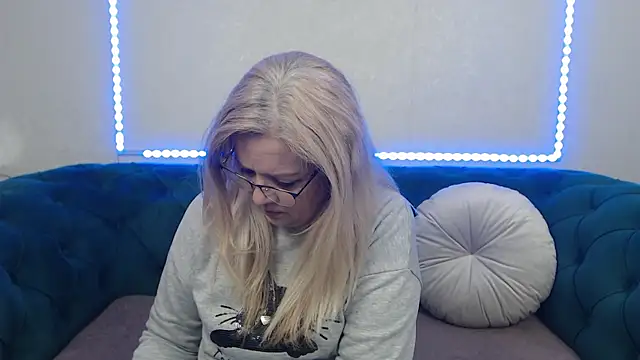 Snapshot of IvanaCharm chatting on 04/29/26, 03:21 IvanaCharm online show from 04/29/26, 03:21