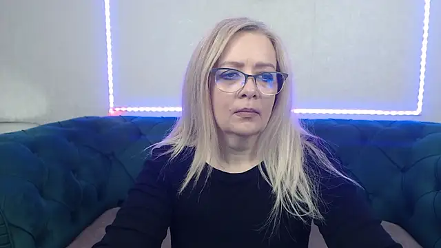 Snapshot of IvanaCharm chatting on 05/08/26, 03:23 IvanaCharm online show from 05/08/26, 03:23