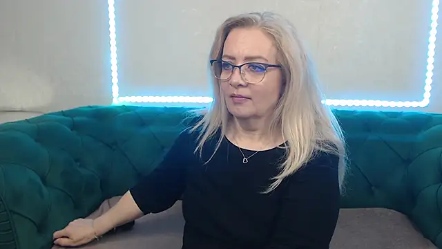 Snapshot of IvanaCharm chatting on 05/12/26, 03:25 IvanaCharm online show from 05/12/26, 03:25