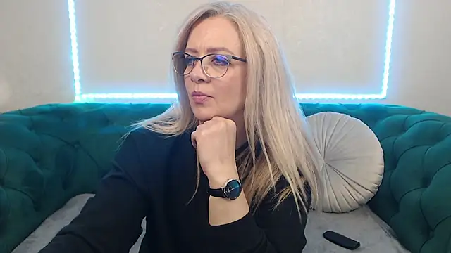Snapshot of IvanaCharm chatting on 05/15/26, 03:13 IvanaCharm online show from 05/15/26, 03:13