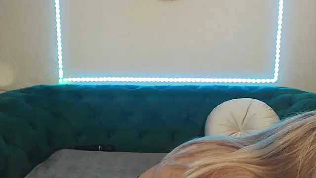 Snapshot of IvanaCharm chatting on 05/17/26, 03:26 IvanaCharm online show from 05/17/26, 03:26