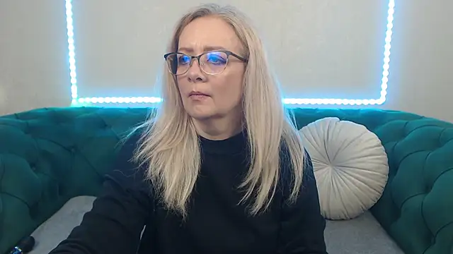 Snapshot of IvanaCharm chatting on 05/19/26, 03:13 IvanaCharm online show from 05/19/26, 03:13