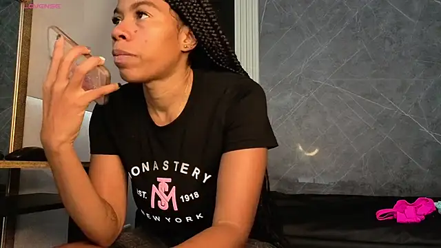 YummyDuooo online show from 12/18/25, 05:08