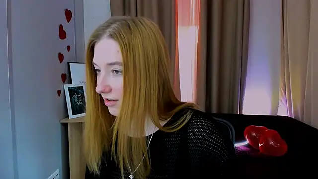 Snapshot of daisy_candy chatting on 02/26/25, 01:41 daisy candy online show from 02/26/25, 01:41