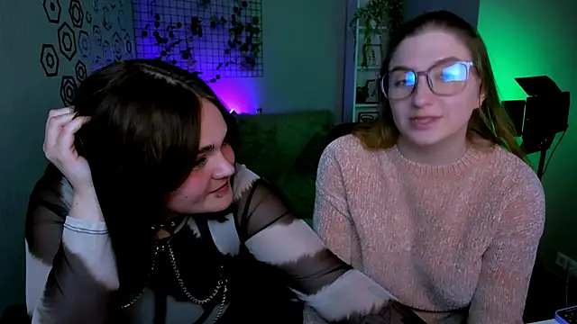 Snapshot of daisy_candy chatting on 10/12/25, 07:57 daisy candy online show from 10/12/25, 07:57