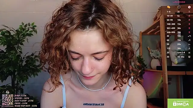 Snapshot of Curly_Moon chatting on 03/01/25, 05:16 Curly Moon online show from 03/01/25, 05:16