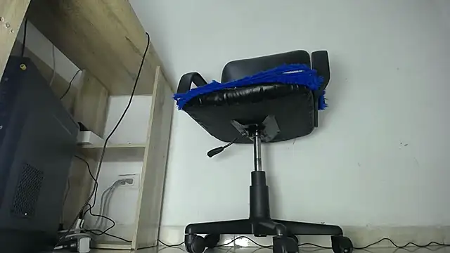 aprhillove online show from 02/07/25, 10:52