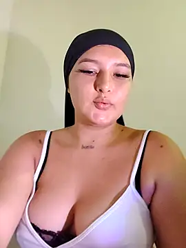 Celeste camila18 online show from 09/18/25, 09:39