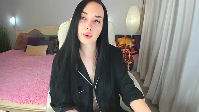 Miss Elia online show from 02/20/25, 04:36