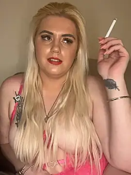 Snapshot of Blondiee3088 chatting on 02/09/25, 07:19 Blondiee3088 online show from 02/09/25, 07:19