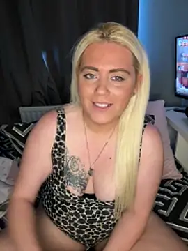 Blondiee3088 online show from 11/17/25, 01:39