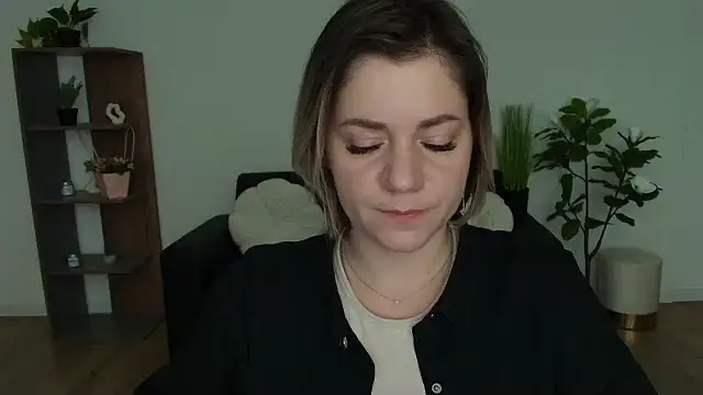 MariaSttone online show from 12/26/24, 02:16