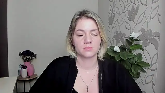 MariaSttone online show from 03/10/25, 07:29