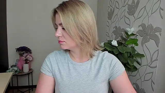 MariaSttone online show from 09/14/25, 12:59