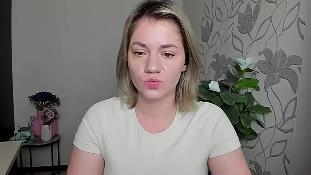 MariaSttone online show from 09/28/25, 10:42