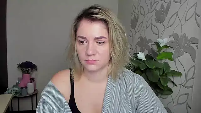 MariaSttone online show from 10/27/25, 04:33