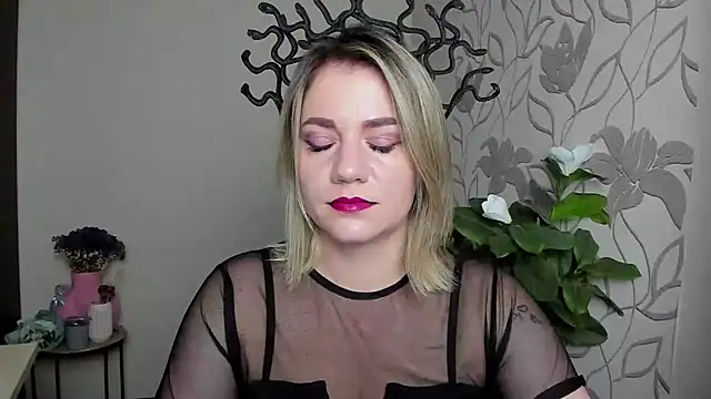 MariaSttone online show from 10/30/25, 08:42