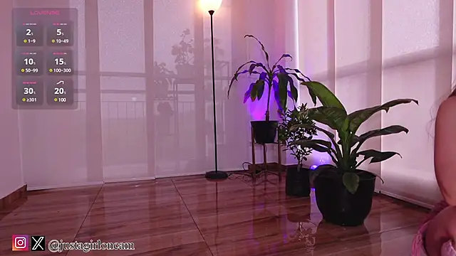 nicollefiorett online show from 03/11/25, 09:48