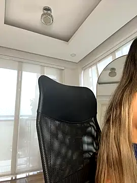 nicollefiorett online show from 10/08/25, 09:12