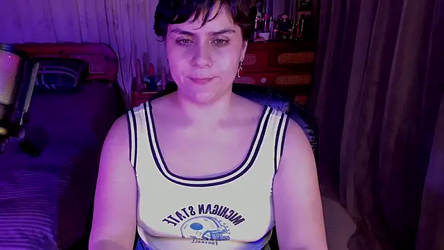 Snapshot of isabelacooperr chatting on 08/08/26, 03:08 isabelacooperr online show from 08/08/26, 03:08