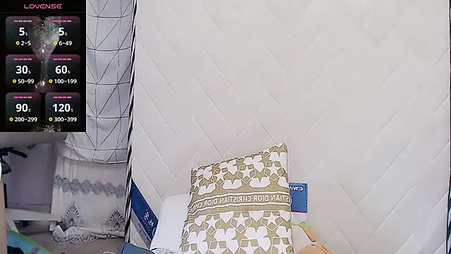 Snapshot of baoer-558 chatting on 10/15/25, 05:29 baoer-558 online show from 10/15/25, 05:29