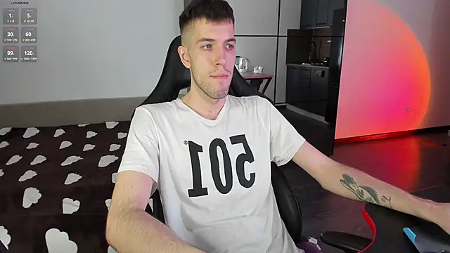 White Dylan online show from 03/07/25, 09:48