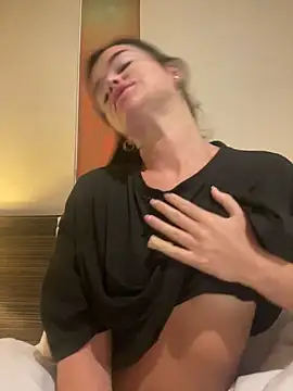 English-Chloe96 online show from 11/03/25, 05:31