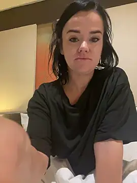 English-Chloe96 online show from 11/06/25, 05:41