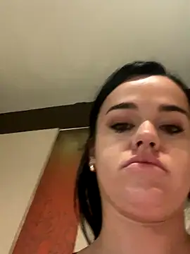 English-Chloe96 online show from 12/19/25, 05:47