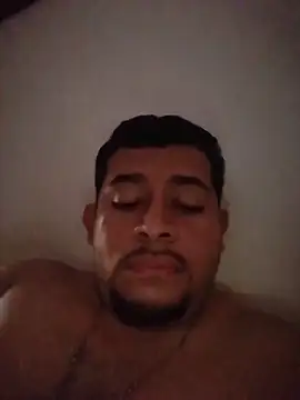 Snapshot of demoledor199 chatting on 11/24/25, 08:52 demoledor199 online show from 11/24/25, 08:52