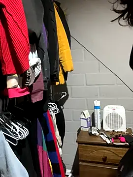 missaaprilv online show from 10/02/25, 03:57