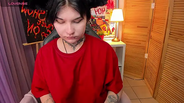 Snapshot of mekurisu chatting on 01/12/25, 11:39 mekurisu online show from 01/12/25, 11:39