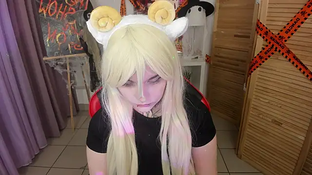 Snapshot of mekurisu chatting on 10/22/25, 01:17 mekurisu online show from 10/22/25, 01:17