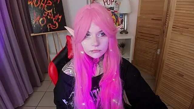 Snapshot of mekurisu chatting on 11/06/25, 01:17 mekurisu online show from 11/06/25, 01:17