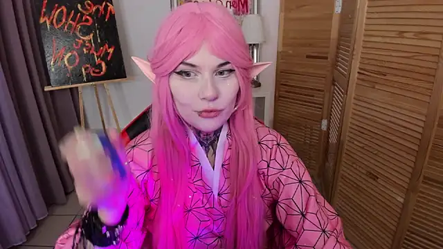 Snapshot of mekurisu chatting on 11/12/25, 01:28 mekurisu online show from 11/12/25, 01:28